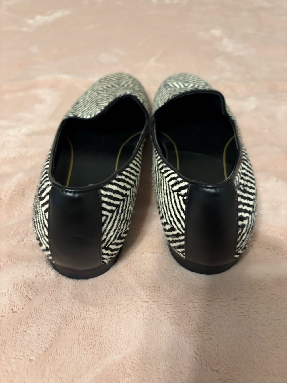 Vionic Willa Loafers Women’s 10 Zebra Haircalf Black White Comfort Flats - Picture 2 of 7